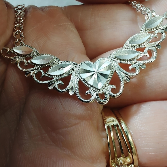 Vintage Sterling BEVERLY HILLS SILVER Filigree Diamond cut Heart Motif Necklace - Picture 11 of 11